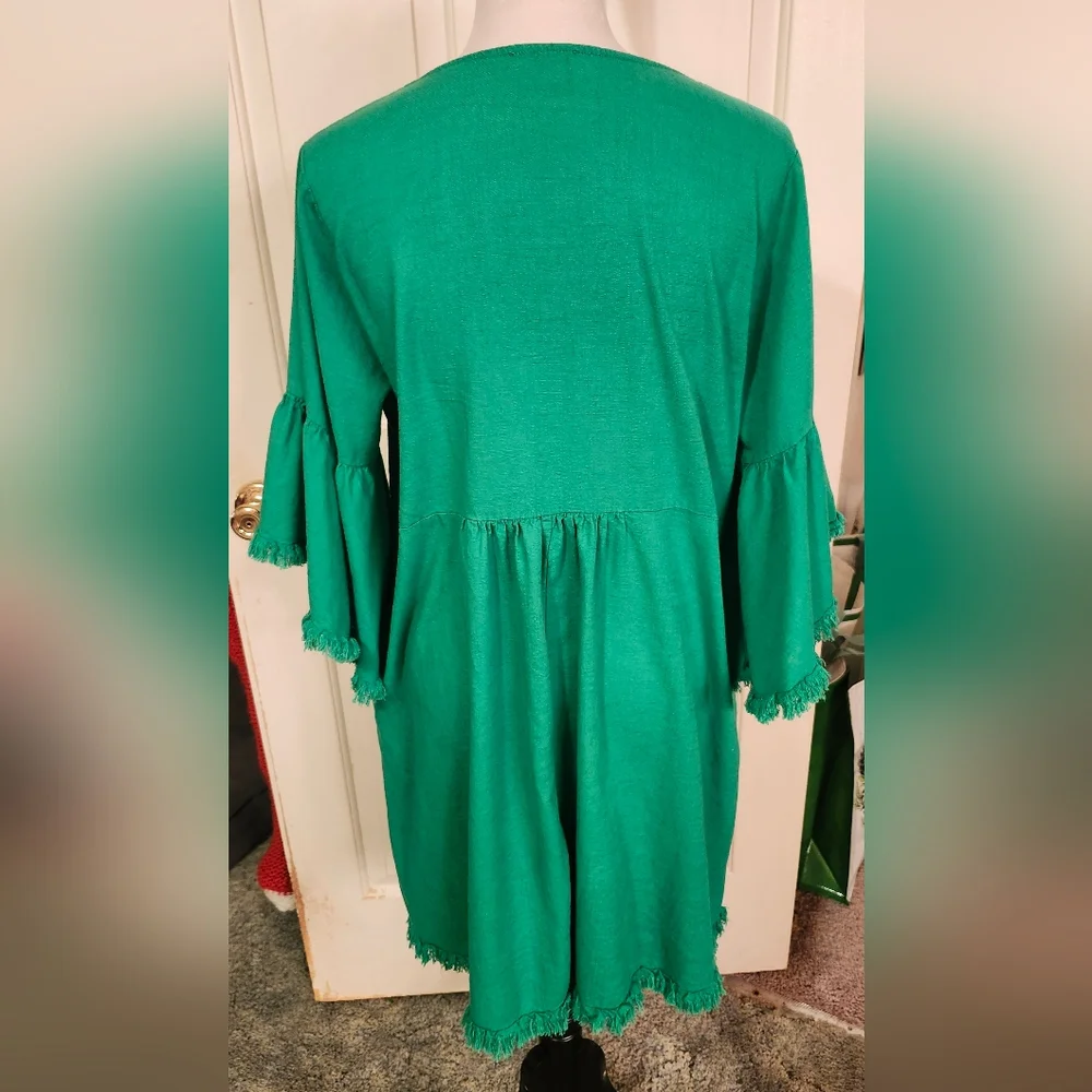 Kelly Green Bell Sleeve Dress - Picture 2 of 5